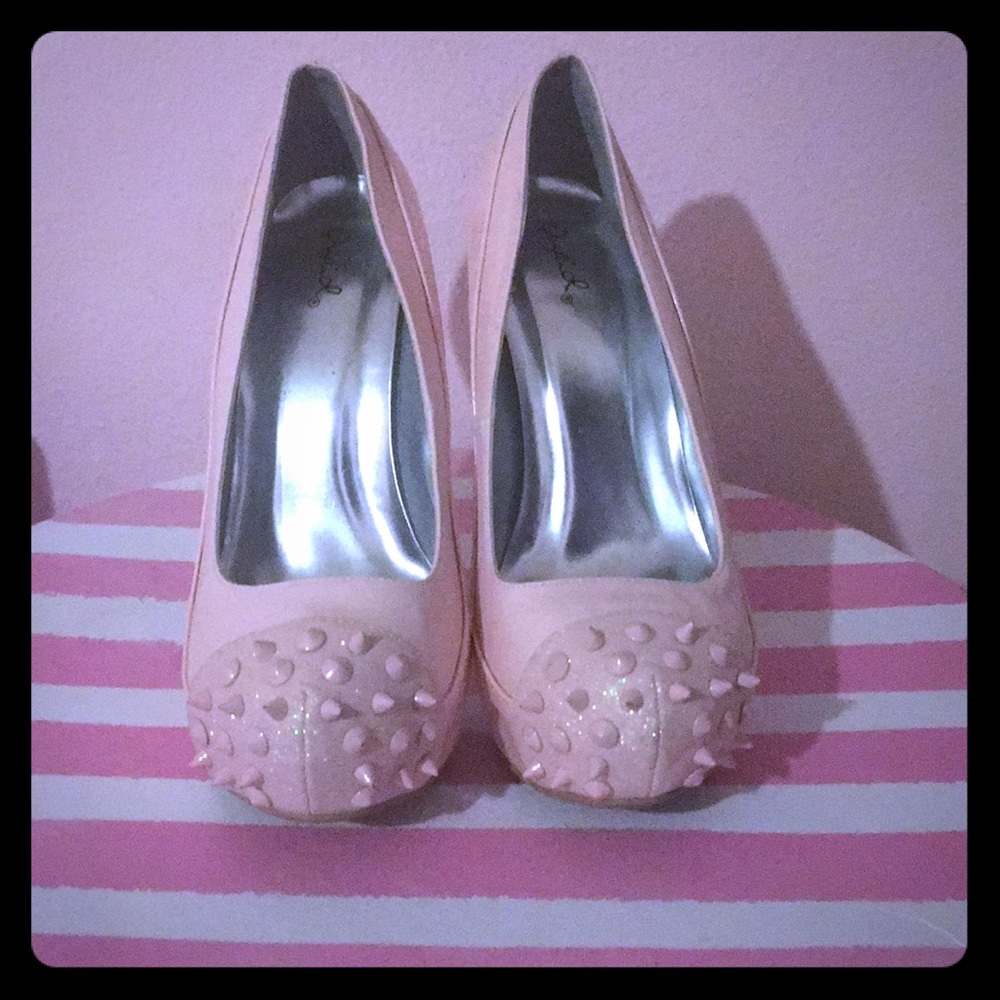 Light pink high heels